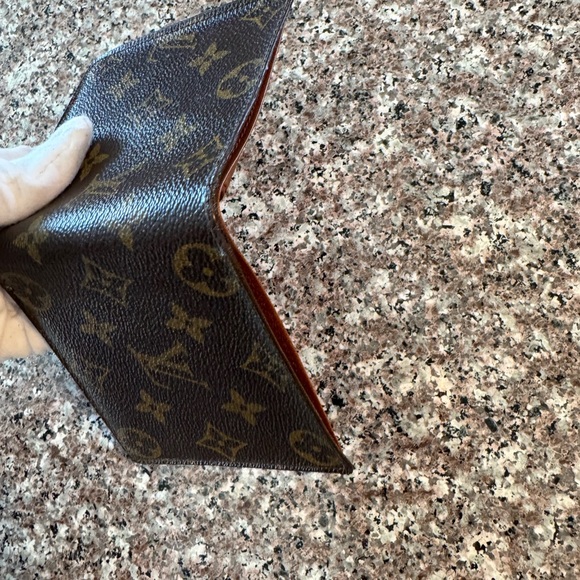 - Louis Vuitton, men's monogram, bifold, wallet, vintage - Picture 5 of 17